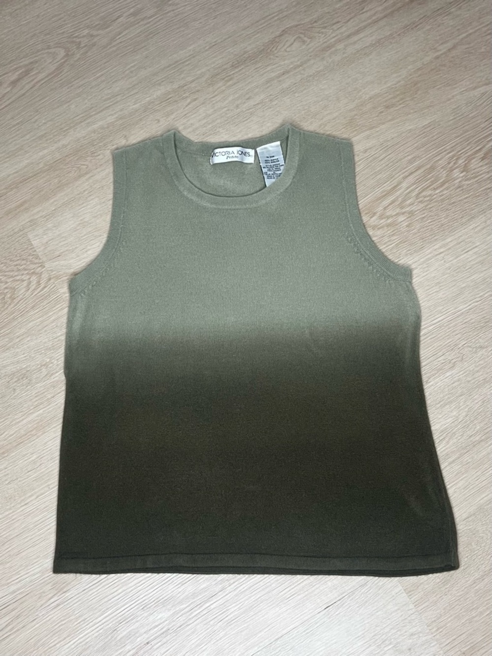 Victoria Jones Ombre Sleeveless Knit Top - Olive Green Gradient